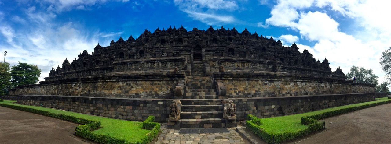 Panoramic photo of Borobudur from the east.