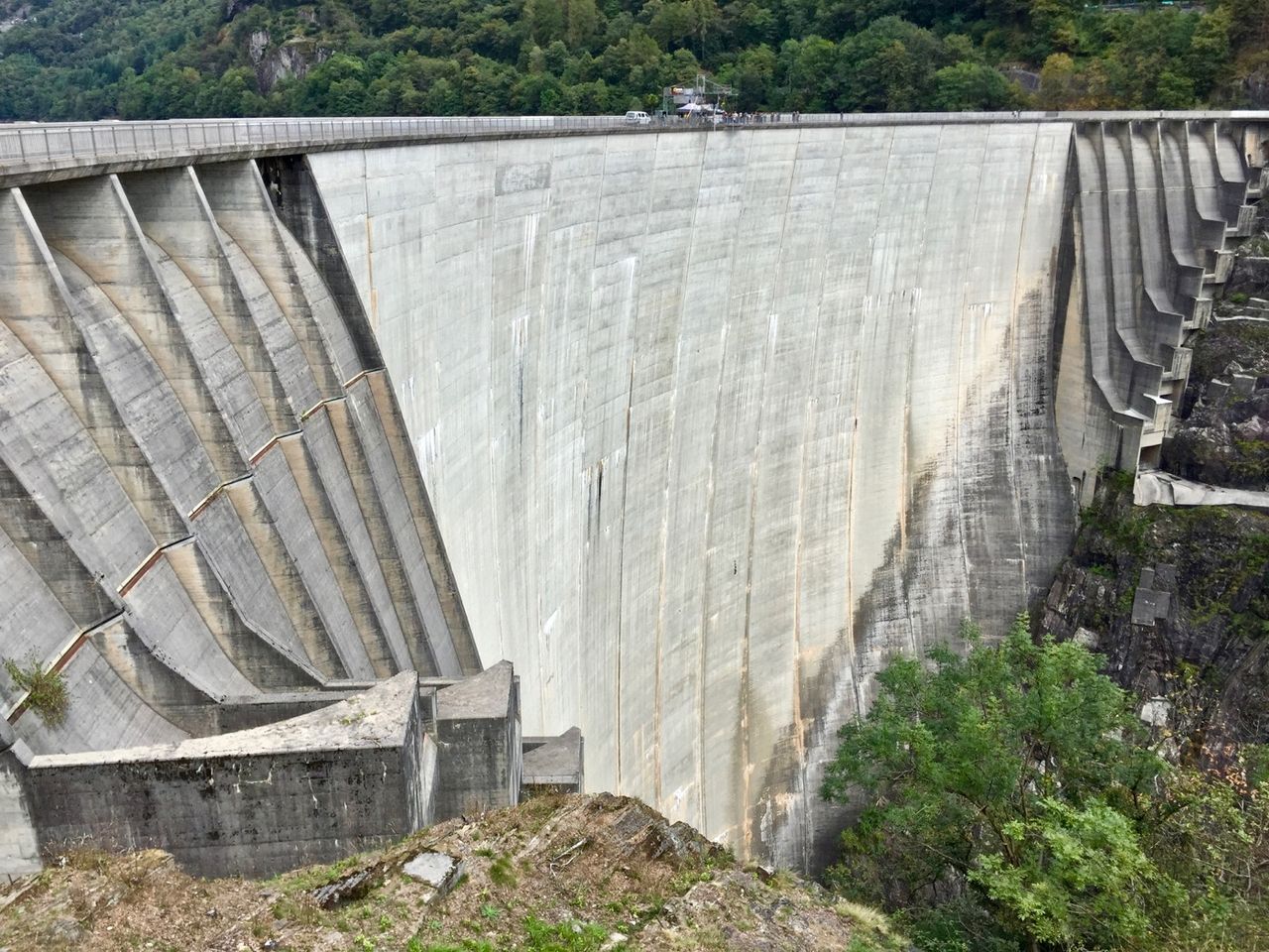 Photo of the Goldeneye dam.