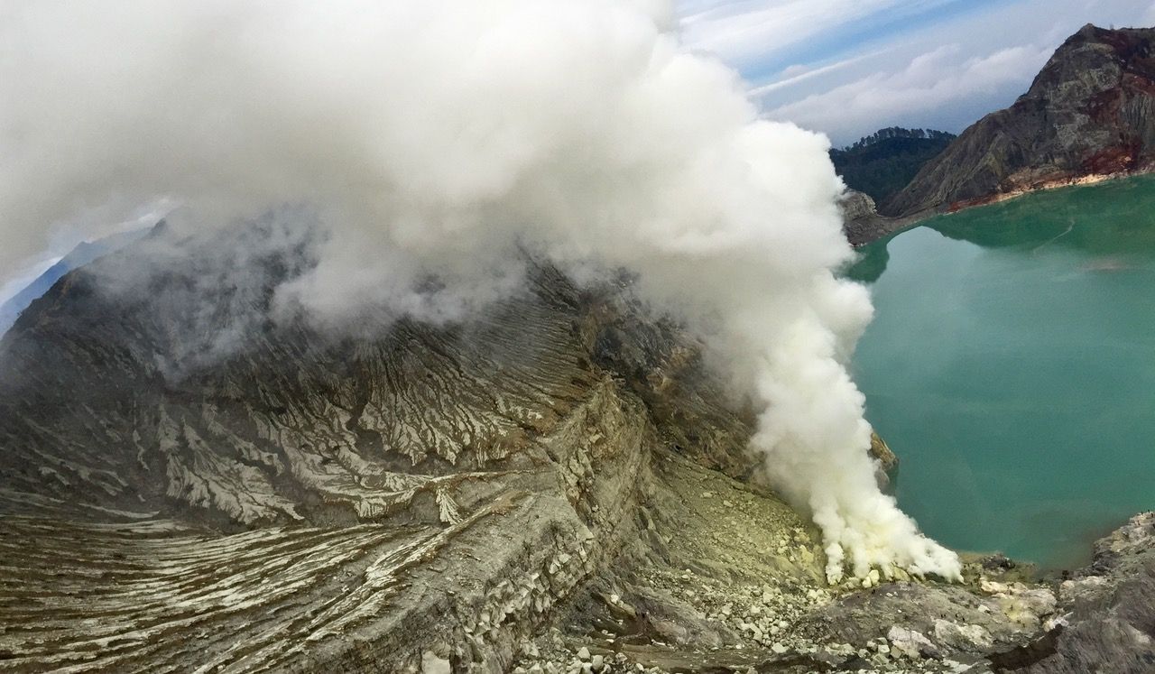 View of the Ijen crater from the ridge.