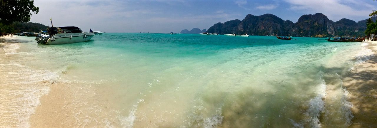 Panoramic of the Koh Phi Phi south beach.