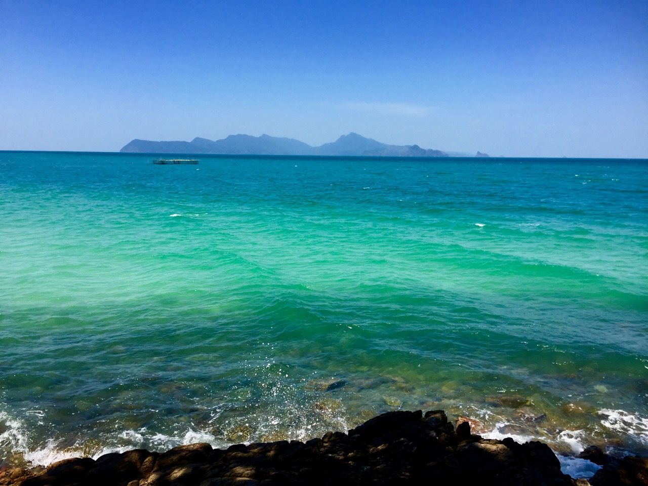 Blue and turqiose water.