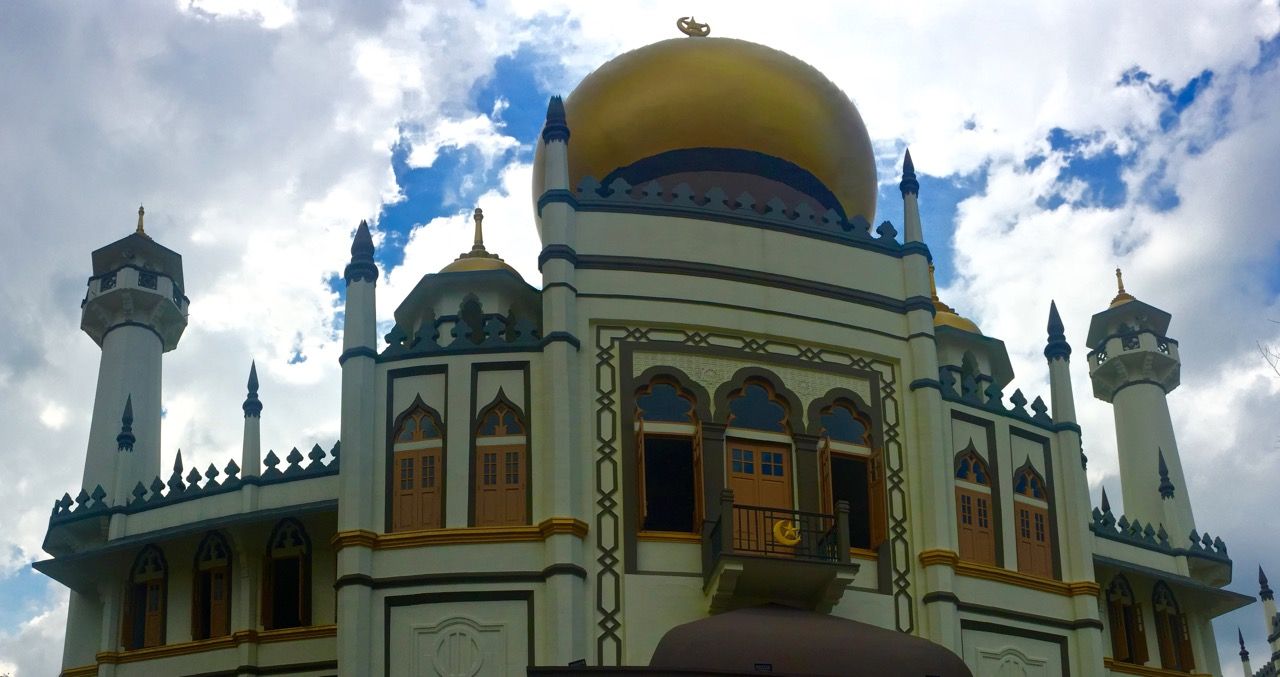 Panoramic of the Sultan Mosque on Arab St in Singapore.
