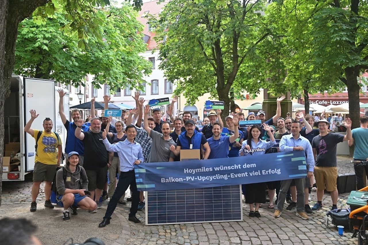 Group photo of the volunteers for the event.